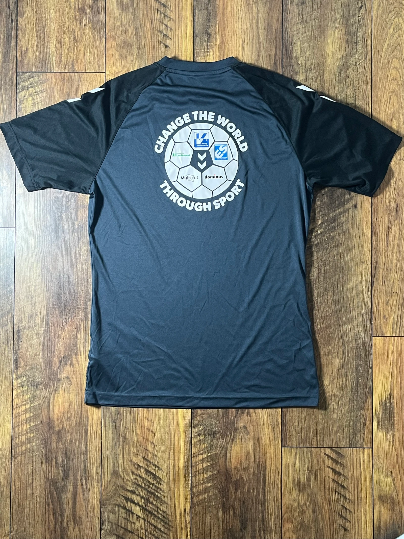 Grijze antraciet Vildbjerg Cup voetbalshirt van technisch weefsel - Hummel - maat S/M - goede staat – photo 9